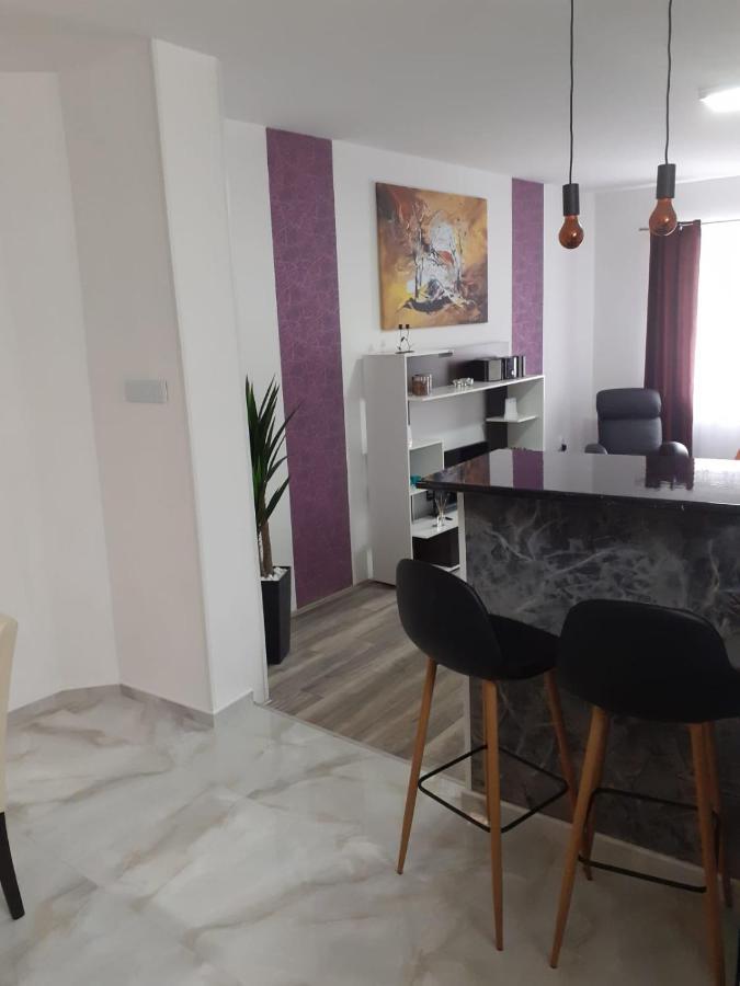 Infinity Spa Ζρένιανιν Εξωτερικό φωτογραφία