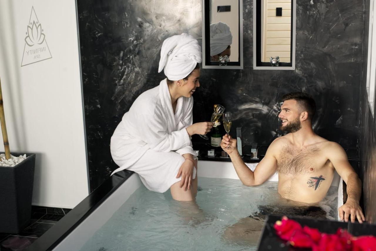 Infinity Spa Ζρένιανιν Εξωτερικό φωτογραφία