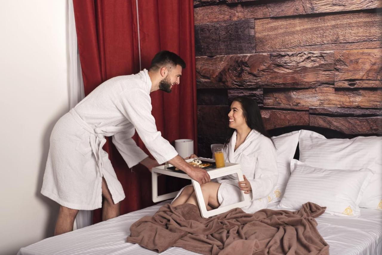 Infinity Spa Ζρένιανιν Εξωτερικό φωτογραφία