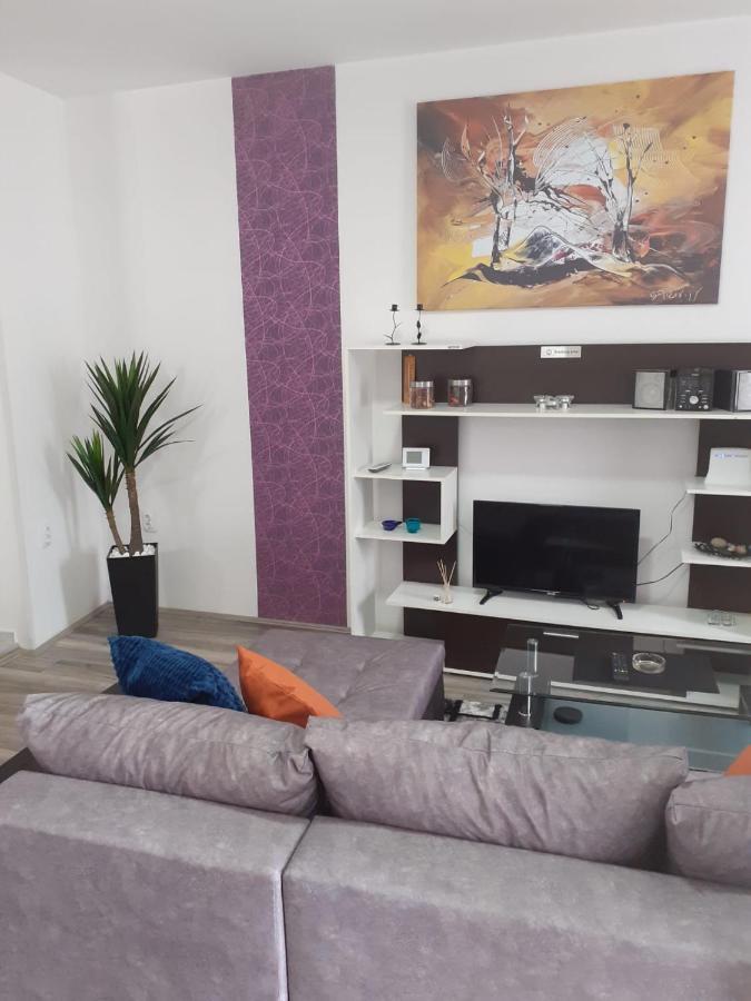 Infinity Spa Ζρένιανιν Εξωτερικό φωτογραφία